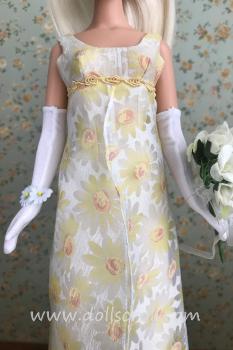 Ashton Drake - Seventeen - Seventeen in 1970s Prom Gown - Doll